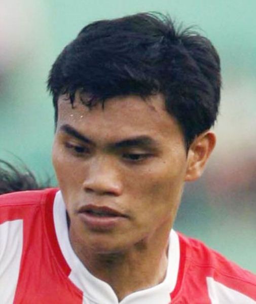 Đến năm 1998, Tài Em được đôn lên thi đấu trong màu áo Đội bóng đá năng khiếu của tỉnh Long An, tiền thân của CLB Đồng Tâm Long An.